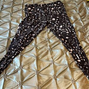 TC2  Black w/cream music notes and symbols LulaRoe leggings